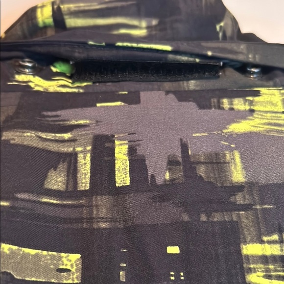 Columbia Black and Yellow Performance Jacket with Urban Flair - Picture 10 of 12